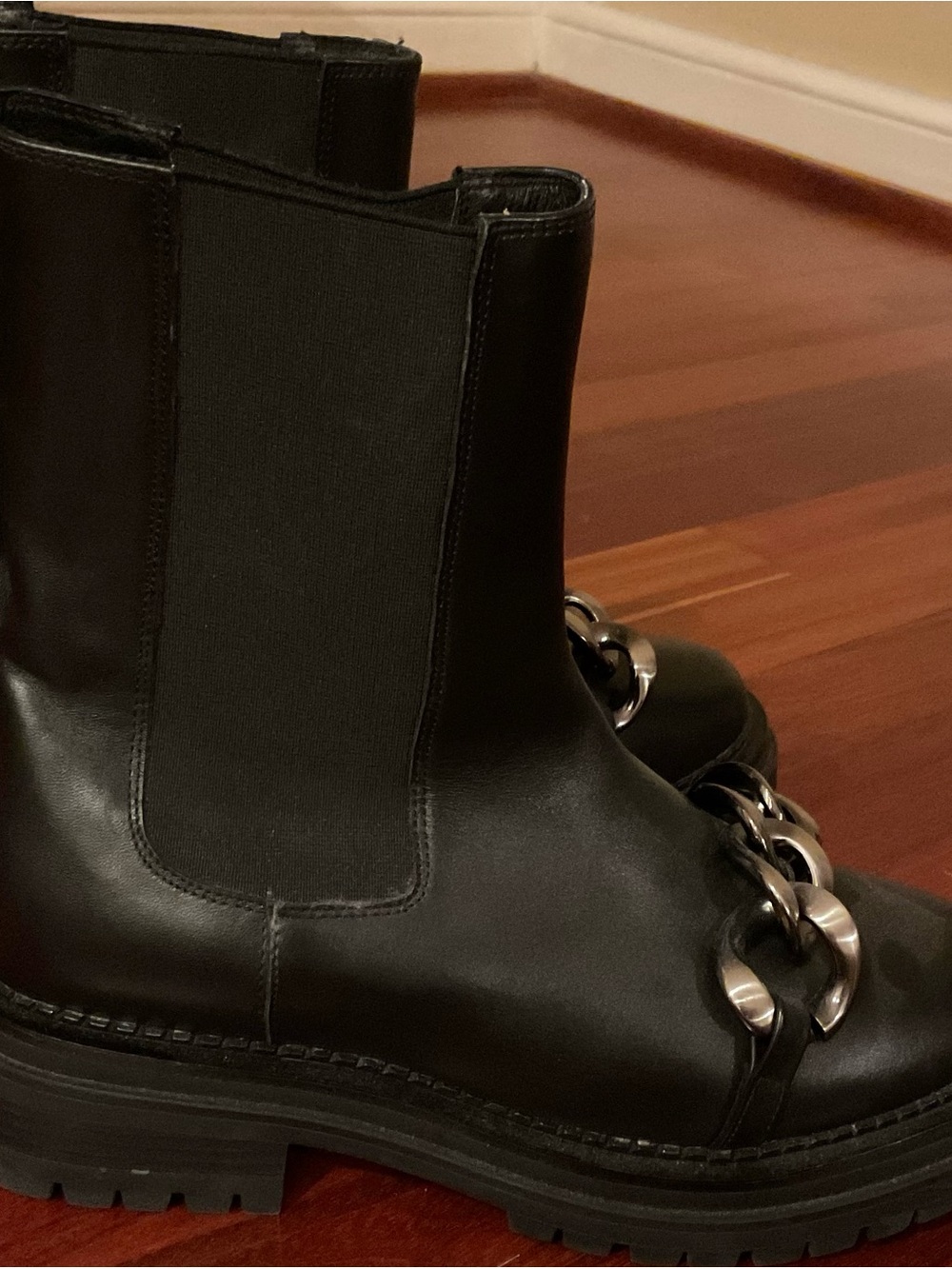 Bibilou Black Genuine Leather Chelsea Boots With Silver Chain